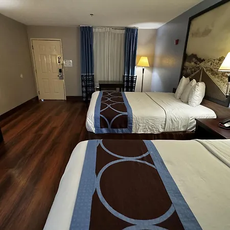 Super 8 By Wyndham Houston Webster Nasa-2