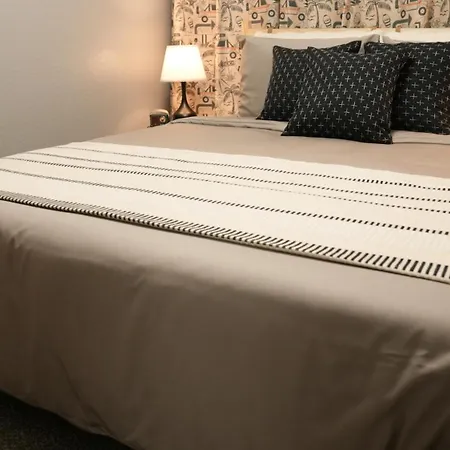 Avon Motel-3