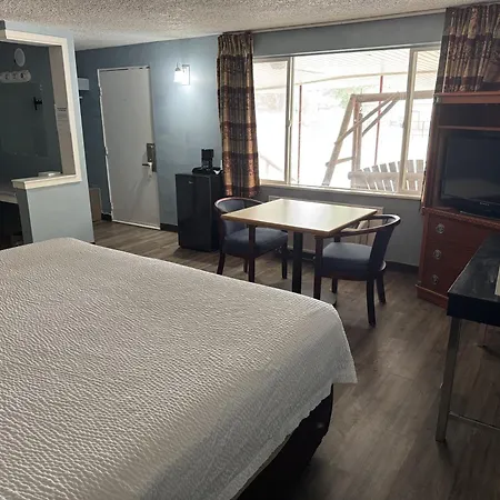 Safari Motel-2