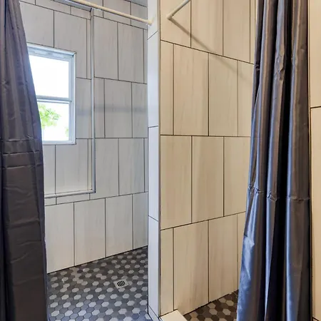 Firehouse Hostel (Adults Only)-3