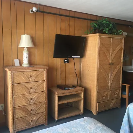 The Skylark Beach Inn-3
