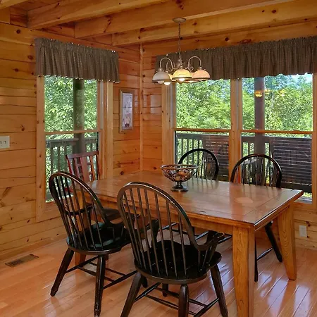 A Mountain View Theater Lodge Holiday Home-3