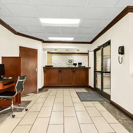 Quality Inn Russellville-3