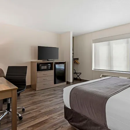 Best Western Plus Waterloo & Cedar Falls-2