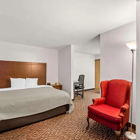 Quality Inn Marietta Near Dobbins Arb-2