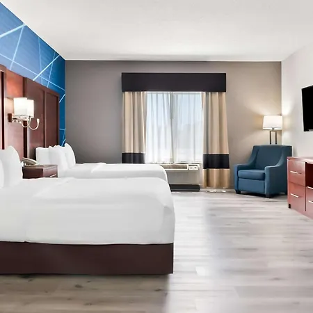 Holiday Inn Express & Suites Southfield - Detroit-2