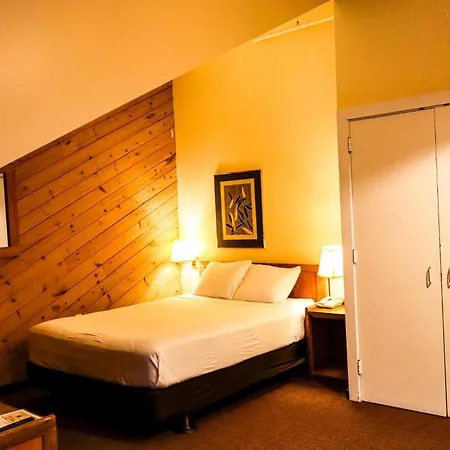 Snowy Owl Inn-3
