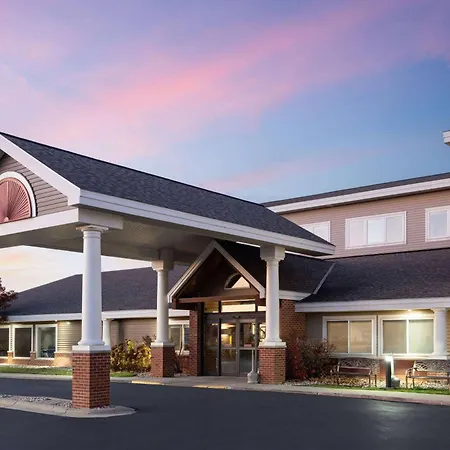 Americinn By Wyndham Beaver Dam-3
