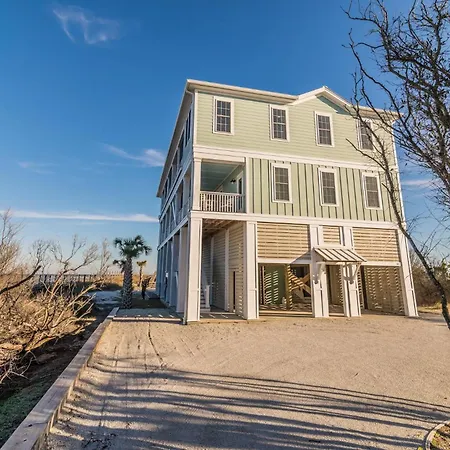Paradise Point: Luxury Beachfront Home With Views-3