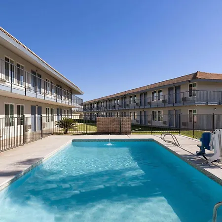 Days-Inn By Wyndham Bakersfield-3
