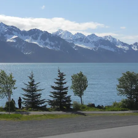 Seward Front Row Bed And Breakfast-2
