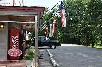Turnpike Motel-3