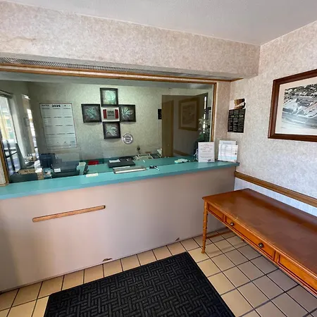 Travelers Inn-3