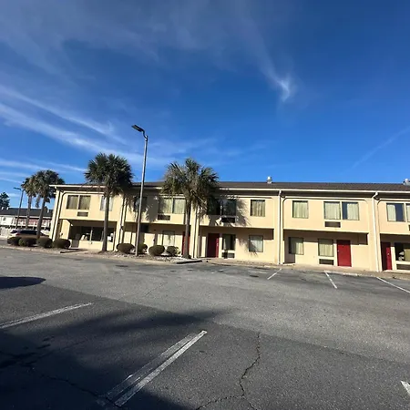 Guest Cottage & Suites By Oyo Brunswick-Golden Isles-3