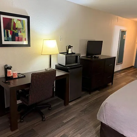 Quality Inn & Suites Banquet Center-2