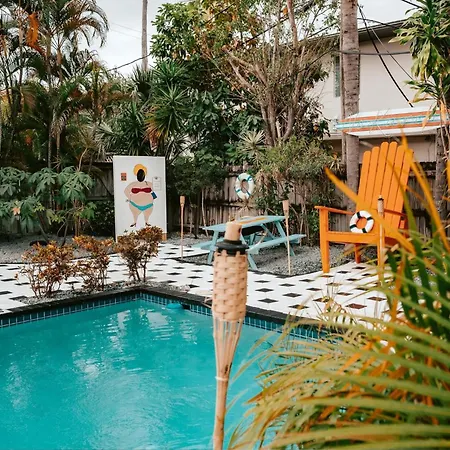 Las Olas Guest House-2