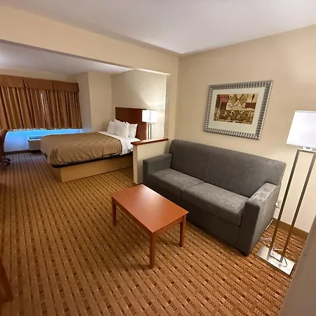 Quality Inn & Suites Eau Claire University Area-3
