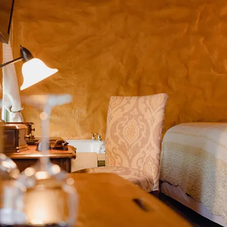 Cabernet House, An Old World Inn-2