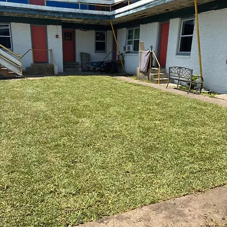 Rosenberg Motel-3