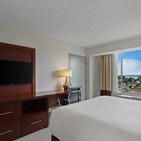 Comfort Inn By The Bay-2