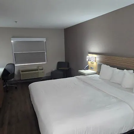 Baymont Inn & Suites San Marcos-2