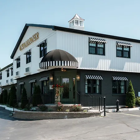 Uncommoner Hotel By Reverie Boutique Collection-3