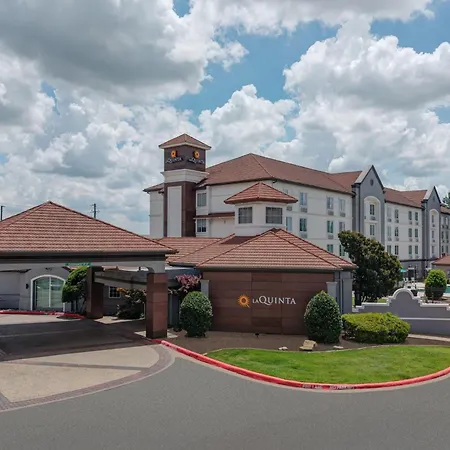La Quinta By Wyndham Sherman-3
