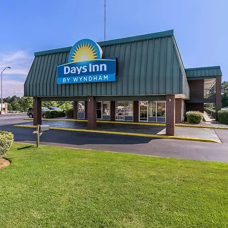 Days Inn By Wyndham Seneca-Clemson-3