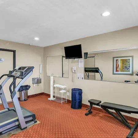 Baymont By Wyndham Cedar Rapids-2