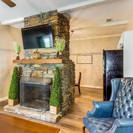Upcountry Inn - Rooms-2