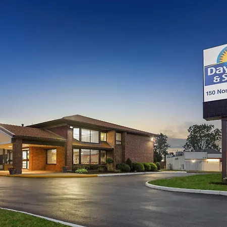 Days Inn By Wyndham Utica-2