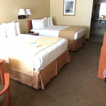 Oakridge Inn & Suites-2