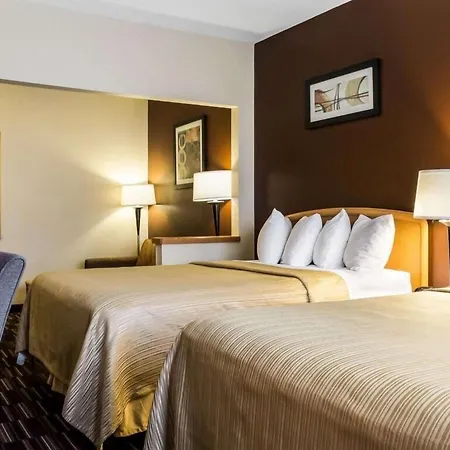 Quality Suites Near West Acres-3