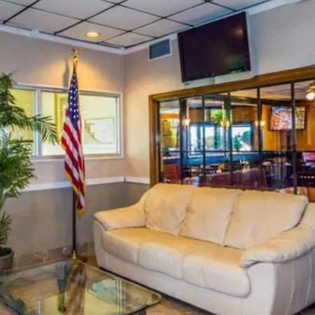 Executive Inn Hotel And Conference Center-2