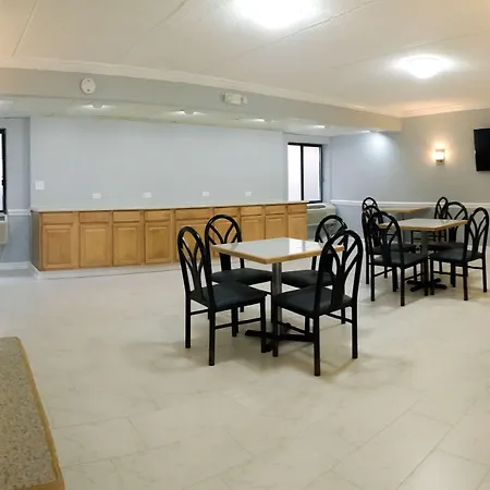 Howard Johnson By Wyndham Waukegan Great Lakes-2