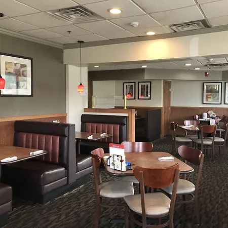 Clarion Inn & Suites Cortland - University Area-3