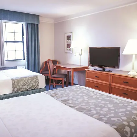 La Quinta Inn By Wyndham Moline Airport-3