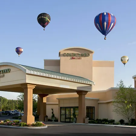 Courtyard By Marriott Canton-2