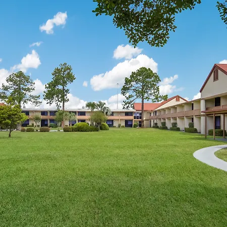 Red Roof Inn & Suites Brunswick I-95-3