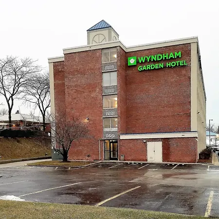 Wyndham Garden Kenosha Harborside-3