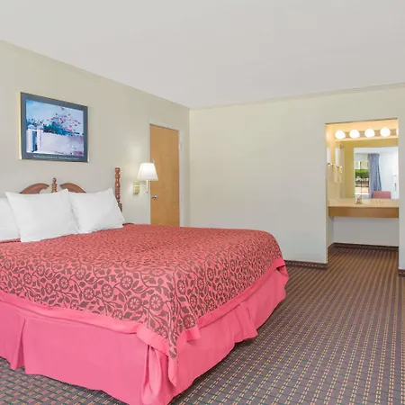 Days Inn Milledgeville-3