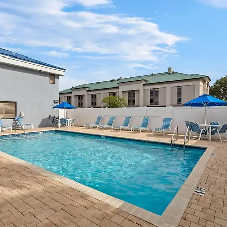 Days Inn & Suites By Wyndham Lakeland-2