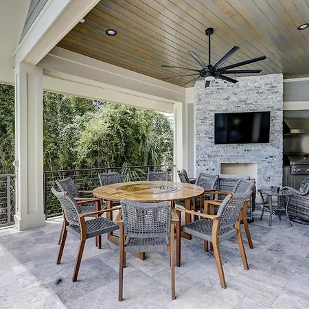 Luxury Oceanfront 7 Bedroom 7 Ba Wonderful Pool Deck Beach Gear And Bike Rentals Included-3