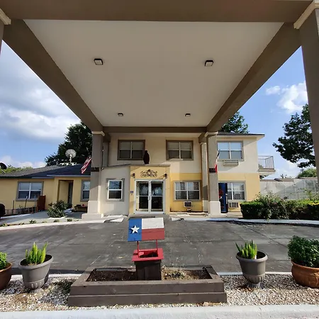 Days Inn By Wyndham Suites Fredericksburg-3