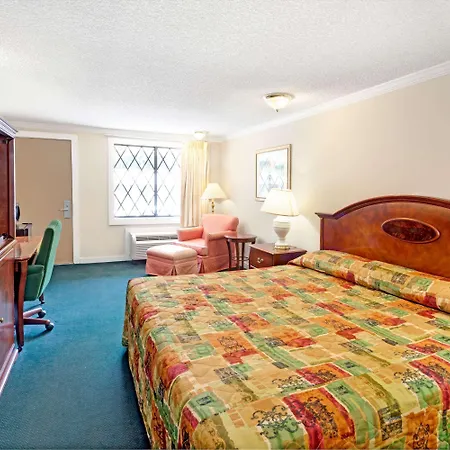 Knights Inn Austell-2