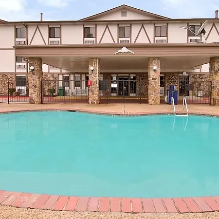 Clarion Pointe-3