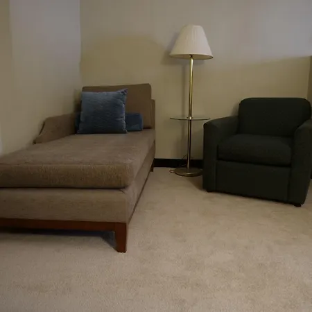 Travelodge By Wyndham St. Louis-3
