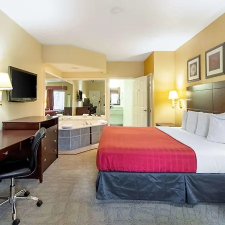 Quality Inn & Suites Dickson-3