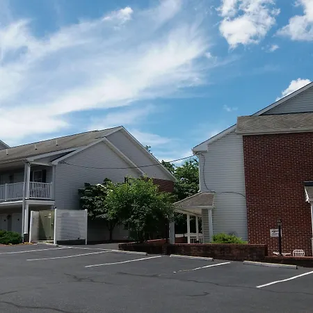 Inn At Cemetery Hill-2