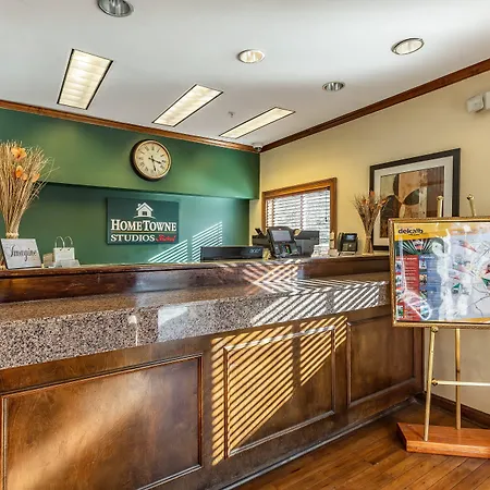 Hometowne Studios By Red Roof Atlanta - Chamblee-3